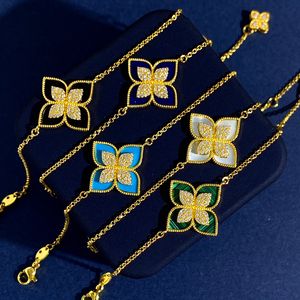 İtalya marka yonca tasarımcısı cazibe bilezikleri 18K altın parlayan bling kristal elmas tatlı 4 yaprak çiçek bileklik aşk bilezik mücevherleri parti düğün için
