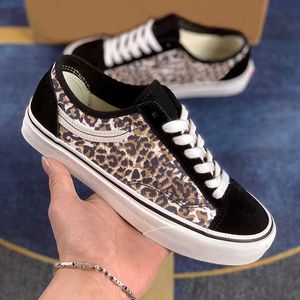 Casual Shoes Sports Sneakers Fashion Old Skool Women Low Canvas Skateboard Vulcanize Van Style Classic Black Men Walking JoggingOG