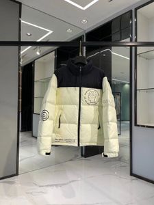 Mens Down Jacket Designer kurtka parki z plakietką marki Zachowaj ciepłą puffer kurtkę wiatrowoodporne płaszcze zagęszcza się płaszczem zimowym Kurtki puffer