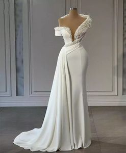 Pearls Freading Sukienki ślubne syreny Elegancka biała satynowa satyna jedno ramię peplum suknie ślubne