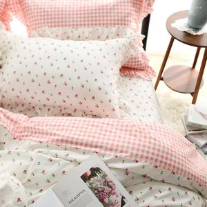 Sängkläder sätter europeisk ruffle spets pastoral bomullsuppsättning blommakåpan täcker elegant sängäcke kudde prinsessa sängkläder hm b
