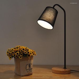 Tischlampen Stofflampe für Wohnzimmer Studie Moderne nordische Schmiedeeisen Holzsockel LED Schreibtisch Leselicht