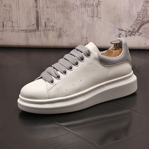 Luxury Designers Dress Wedding Party Shoes Fashion Breathable White Vulcanized Casual Sneakers Round Toe Thick Bottom Business Leisure Walking Loafers Y153