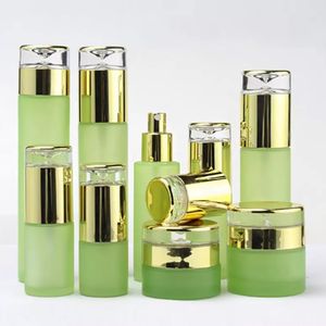 F￶rpackningsflaskor kosmetiska material ￖgonkr￤m kan tryck pumpa lotion fin spray toner tom flaska lk320