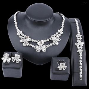 Halsband örhängen Set eleganta kvinnor afrikanska smycken silver blommor form parti bröllop smycken för brudar dubai