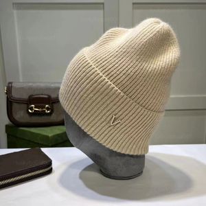 Novo em charme algodão chapéu masculino malha respirável simples, mantendo gorros casuais sólidos letra de garota casual chapéus de beisebol