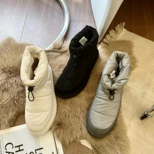 New Fashion Boots Feminino Down Down Boots Designer de camurça de primeira classe Sapatos de pão curto