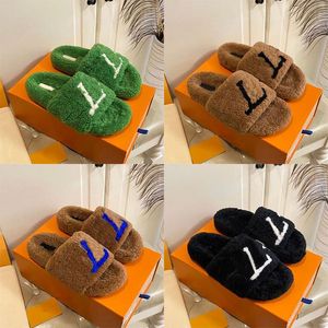 Designer femminile Furry Slipper Quality Brown Khaki Pelliccia Sandali Luxury Shoe Casual Scapelli casual Slide foconcole fluttuanti pannelli ricamati sandali