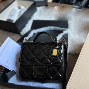 22K Pantent Deri Messenger Klasik Mini Flep Bags Kadın Vinatage Vanity Cüzdan Üst Saplı GHW Crossbody Omuz Dönüş Kilit Çanta 20.5x18cm