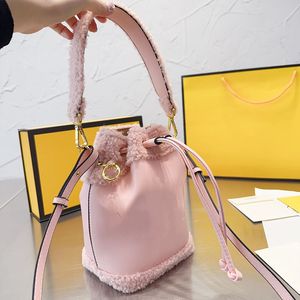 Womens Vinatge F Designer Drawstring Bucket Bags With Faux Fur Large Capacity Double Shoulder Stra Crossbody Handbags Outdoor Sacoche Suitcase Vanity 21X14CM