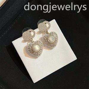 Women Dangle Chandelier Earrings Designer Pearl Earring Jewelry Charm Luxury Retro Elegant Pendientes Metal Earings Dongjewelrys
