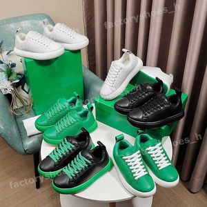 Tasarımcı Günlük Ayakkabılar Erkek Kadın Eğitmenler YASTIK Spor Ayakkabıları Kalın Tabanlı Kauçuk Eğitmen Deri Bağcıklı Sneaker Fiber Optik Beyaz Papağan Yeşil Ayakkabı