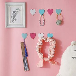Cute Heart-shaped Creative Metal Strong Adhesive Paste Wall Bearing Kitchen Seamless Heart Hook Dream LSB16514