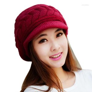 Visors Woman Winter Wszerzowy czapkę z krótkim brzegi dzianin futra czysta kolor słodki piękny pasek kombinacji dziewczyn
