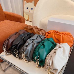 TOTES THE CHAIN POUCH TOTE BAG CLASSIN CLOUD BAG WOMEN Thick Gold Chain Designer Bags Leather Handbag Purse 221019