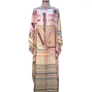 Повседневные платья Kuwait Fashion Blogger Рекомендую Шелковый кафтан с принтом Макси Свободное летнее пляжное богемное длинное платье для леди