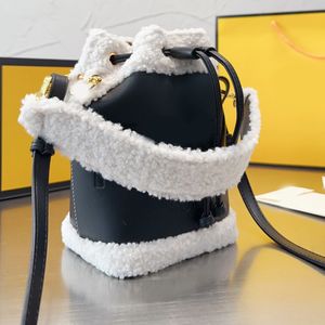 Hinkväska hårig sträng crossbody högkvalitativ lyxig designer märke mode axelväskor handväskor kvinnor telefon plånbok totes vanligt