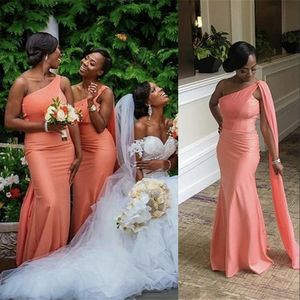 2023 African Bridesmaid Dresses One Shoulder Satin Pleated Plus Size Mermaid Floor Length Maid Of Honor Gowns Wedding Guest Dress