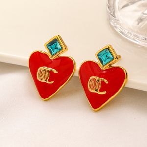 Simples 18k Gold Patrated Luxury Brand Designers Letters Stud Stud Stoneless Heart Heart Geom￩trico Mulheres famosas Mulheres de cristal Brincho de casamento Acess￳rios de judeus do casamento