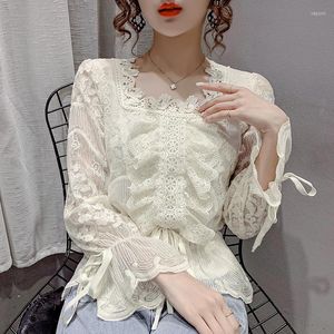 Kvinnors blusar Bottomskjorta Autumn 2022 Stil Foreign Square Neck Slim Fit White French Blouse Women's Trend Lace Tops