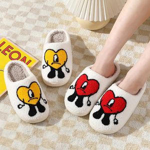 Un Verano Sin Ti Terlik Ayakkabı Sandalet Stok Özel Logo Sevimli Kırmızı Kalp Kötü Tavşan Terlik Slaytlar Bayanlar Kış Kapalı Sıcak Ev Terlikleri