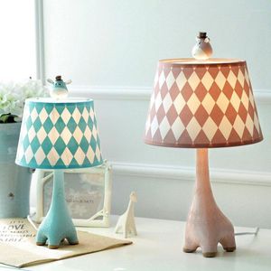 Table Lamps Bedroom Lamp Modern European Resin Giraffe Study Room Desk Creative Fabric Lampshade Lights