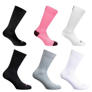 Sports Socks Pro Cycling Compressão confortável respirável ao ar livre Homens de bicicleta de estrada de estrada Ciclismo T221019