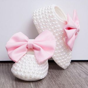 Pierwsze spacerowicze Baby Pears Buty z uroczą perłową opaską na zwyczaj wykonane DIY Inspirowane DIY Born Footwear Little Girl