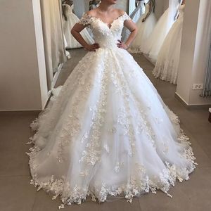 ball gown Wedding Dresses African Dubai Elegant Long Sleeves Sheer Crew Neck Lace Appliques Beaded Vestios De Novia Bridal Gowns with Buttons Plus Size