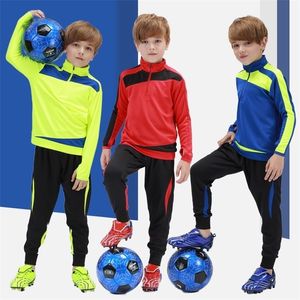 Running Jerseys Custom Soccer Tracksuit Training Boy Jogging Suits Wholesale Football Club Set Winter Kids Jackets 221019