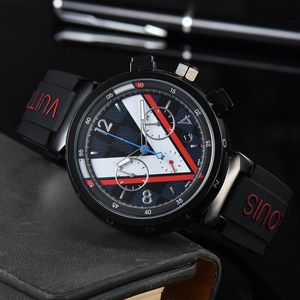 2022 Herren Luxury Quartz Watch Fashion Leisure V-Word Multifunktionella kalendervattentäta bältesur