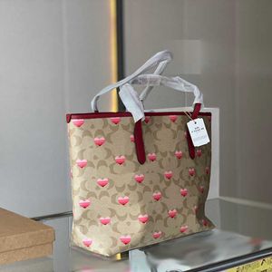 Borsa a tracolla da donna Borsa a tracolla Coabag Borsa a mano in pelle con stampa amore Borsa a tracolla con motivo cuore rosso Borsa a tracolla di grande capacità 221019