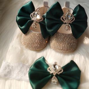 First Walkers Dollbling Emerald Crown Baby Cirb Skor Grön rosett Pannband Set Bling Namn Balett 100 Day Ballerina Princess Girl Wa