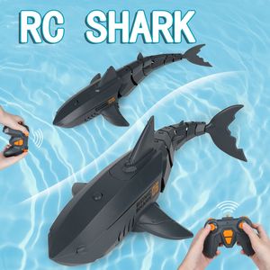 Elektriska/RC Djur Robot Whale Shark Leksak för barn Orm Fjärrkontroll Hajar Elektriska leksaker RC Robotar Pojkar Barn Bad Fisk Pool Simma Bil 221021