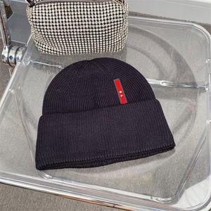 Berretto in nylon di design Tec Rec per cappelli invernali da donna da uomo Logo in lattice lavorato a costine Berretto da baseball di alta qualità Cappello con teschio