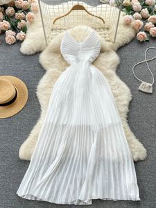 Vestidos casuais estilo praia estilo langue e sem alças roupas brancas femininas de verão tira de cintura alta slim boêmio prensado prega chiffon