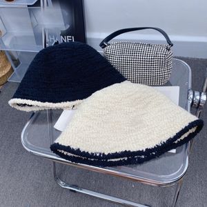 2023 Fashion Teddy Bucket Hat Women Designer Brand Letter Casual Beanies Fluffy Fisher Hats Winter Fuzzy Caps Luxurys Designers Bucket Leisure Leisure Cap 2 Colors