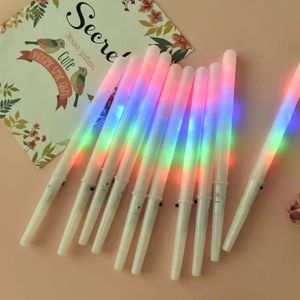 LED Light Up Cotton Candy Cones Party Favor Colorful Glowing Marshmallow Sticks ogenomtränglig glöd
