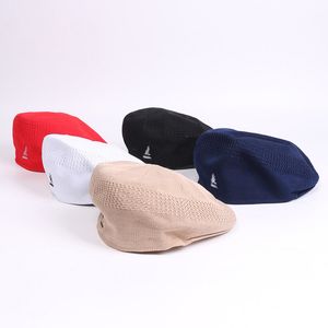 Womens Hat Designer Beret Autumn Winter Wool Hatts Classic Brodered Animal Warm Duck Tongue Hat Korean Version Caps