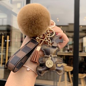 Damläderbjörn Keychain Högkvalitativ Tassel Hair Ball Pendant Trendy Fashion Bear Car Key Chain Charm Jewelry Holde KeyFob