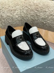 Damen-Designer-Loafer, Kleidschuhe, neue Plateau-Absätze, Schwarz, Weiß, Kontrastfarbe, lässiger Lederschuh, modische klassische Sneakers, Loafer