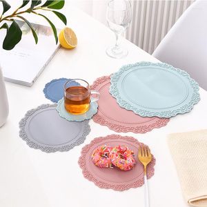 Table Mats European Lace Silicone Mat Kitchen Waterproof Placemat Retro Embossed Heat Insulation Thickened Round Anti-Skidding Pad