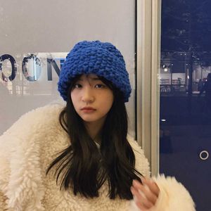 Beanie/Skull Caps 2022 Sticked Beanie Pineapple Pattern Woolen Hat Ins Ins Winter Wild Klein Blue Solid Color Beanies Hatts Tide Bonnets For Women T221020