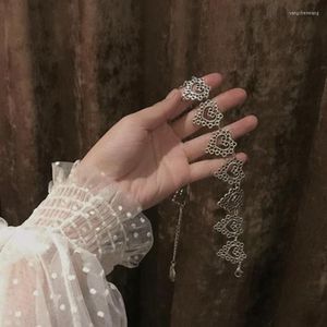 CHOKER KPOP Серебряный цвет Hollow Out Heart Collece для женщин Gother Metal Metal Clabical Chain Вечеринка Bohemia Dewellery