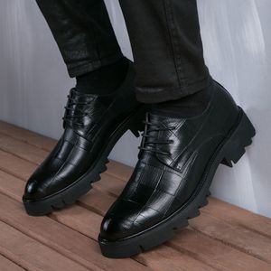 Fashion 2024 Sapatos de vestido Sapato de couro para homens de couro Branco tênis cinza preto com caixa 036