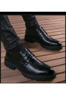 Moda 2022 Sapatos de vestido Sapato de couro para homens de couro Branco t￪nis cinza preto com caixa 036