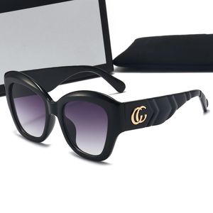 Designer solglasögon för män kvinnor retro glasögon utomhus solglasögon PC ram mode klassisk dam solglasögon speglar 4 färger med box
