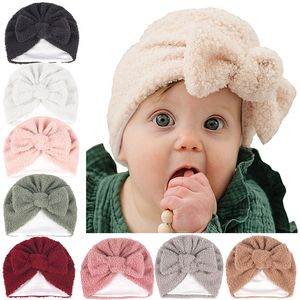 Bebek Bebek Yay Şapkaları Isıtma Kapakları Beanie Şapkalar Açık Mekan Sıcak Kalın Çocuklar Bowknot Türbanlar Teddy Velvet 10 Renkler M4217