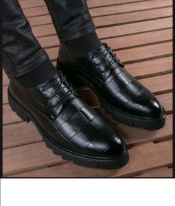 2022 Fashion New Trainers Женщины мужчины кожаные туфли для обуви белые черные кроссовки с коробкой 524565