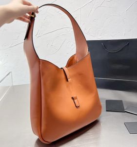 Borse a tracolla in pelle di lusso Moda Donna Borsa con chiusura a fibbia Borsa per designer Borsa ascellare classica di grande capacità Borsa per la spesa da donna